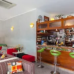 Hotel Sandra 3*
