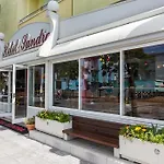 Sandra Hotel 3*