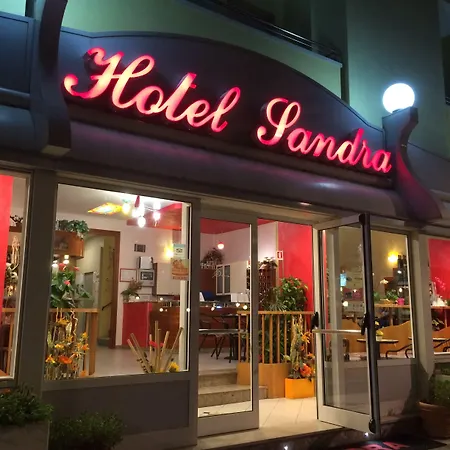 Sandra Hotel 3*