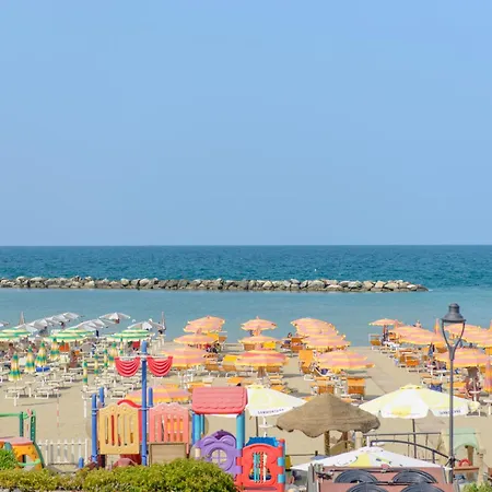 桑德拉酒店 加提欧马里