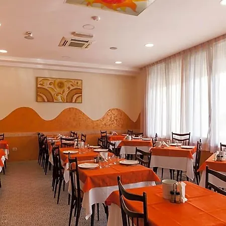 Sandra Hotel 3*