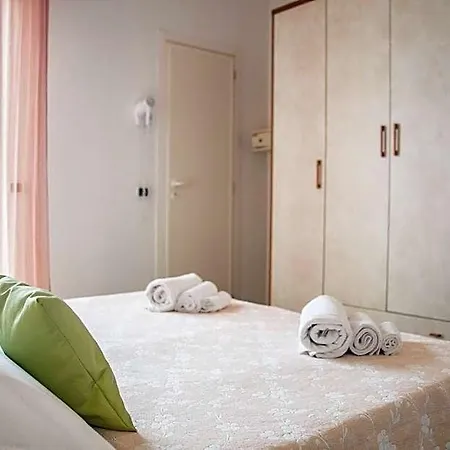 Sandra Hotel