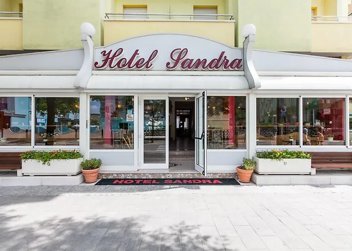 Hotel Sandra 3*