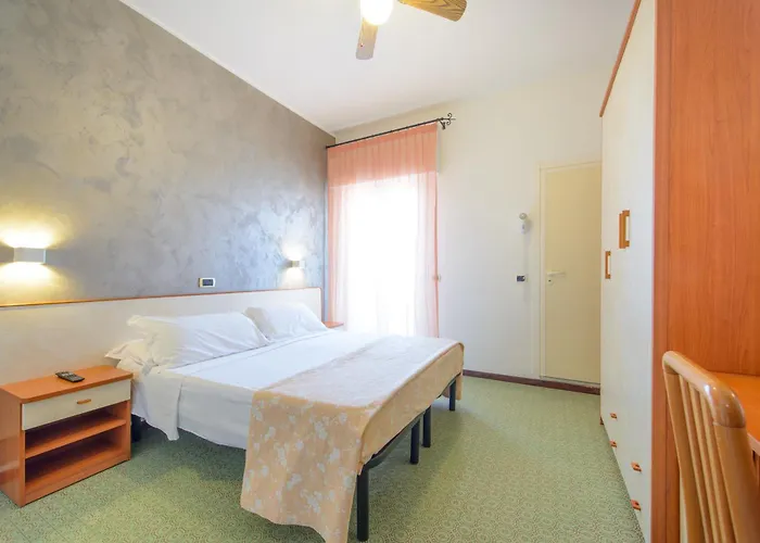 桑德拉酒店 3* 加提欧马里